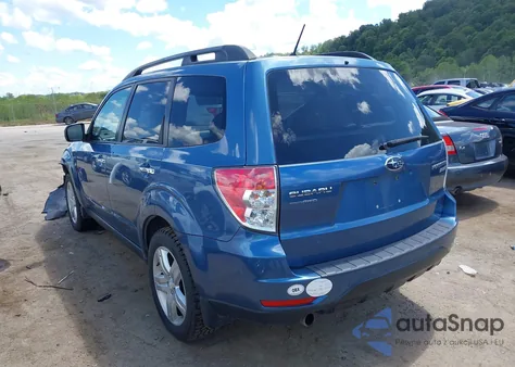 2010 Subaru Forester 2.5X Premium z USA, uszkodzony, nr VIN JF2SH6CC7AG774783